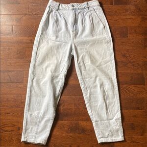 Dynamite Gigi Size 27 Very High Waisted Balloon Leg Jeans Light Wash Denim